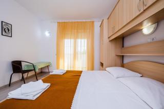 Apartments Mladenka in Banjol - Banjol - 2