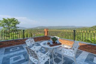 StayVista at Dhauladhar House - 4BR Luxury Villa in Kangra - Dharamshala - 6