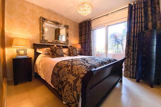 Luxury South Facing Groundfloor Apt - 6