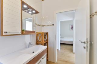 Beachfront Reiterer Villa V1 with Jacuzzi 30 meters from the Beach - CROWONDER LUXURY RENT - Privlaka - 1
