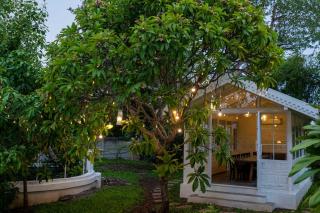 StayVista's Villaggio - Orchard Oasis with Pool, Expansive Lawn, Patio & Indoor Activities - Nashik - 4