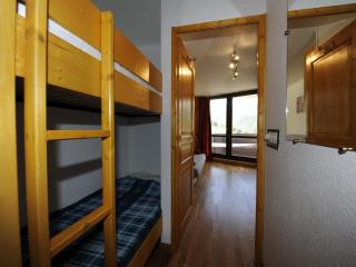 Studio confortable avec balcon, départ skis aux pieds - FR-1-344-539 - 6