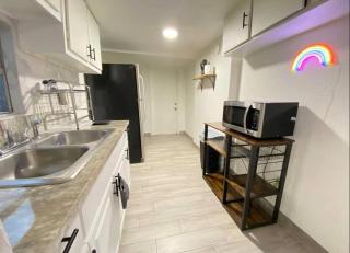 Modern cozy home with private patio - Sleeps 6 - Miami - 3