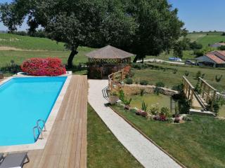 Villa Lembarrat vue sur côteaux jardin et piscine privée couverte, accès PMR facilité - Calignac - 5