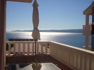 Lovely 2-bedroom, 2-bathroom apartment with sea view balcony, 200m from beach - 3