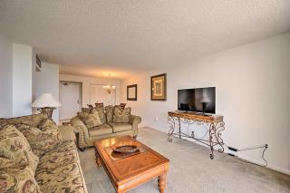 Beachfront Marco Island Condo with Pool Access! - 5