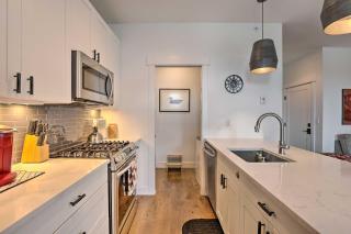 Grand Lake Condo with Balcony and Mountain Views - 1