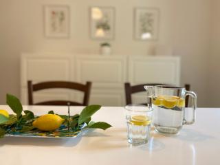 Casa Carolina: King Size Bed across from Golden Beach - Desenzano del Garda - 6