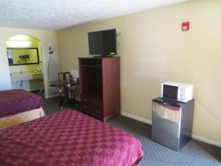 Americas Best Value Inn & Suites Hempstead - Hempstead - 1