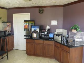 Americas Best Value Inn & Suites Hempstead - Hempstead - 2