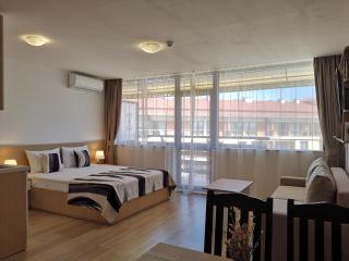 South Beach Apartment - 8