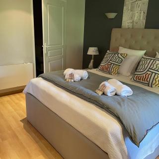 Le Maine N 5 FLEAC - Logement entier avec 3 suites SDB - Balcon - 3