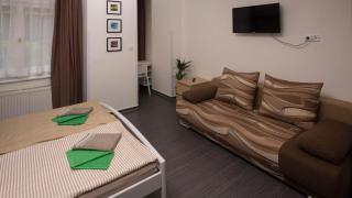 Flying Bed Apartment close to Prague Castle and Airport - 1