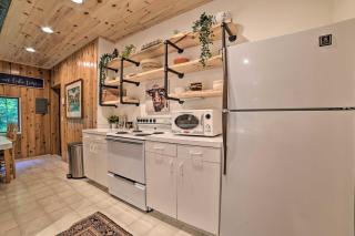 Secluded Family Cabin Less Than 1 Mi to Lake Michigan! - 8