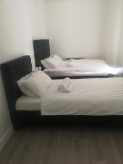 Spacious Entire Flat, 1 - 5