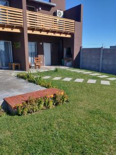 Duplex familiar con pileta en zona parque - 7