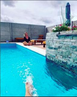 Duplex familiar con pileta en zona parque - 2