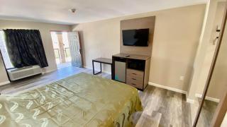 Brentwood Inn & Suites - Suffolk - 8