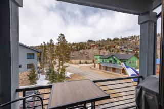 Modern Grand Lake Luxury - 8