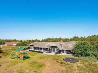 Nine-Bedroom Holiday home in Fanø - Sønderho - 0