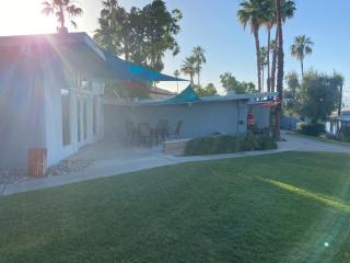CCBC Resort Hotel - A Gay Men's Resort - Cathedral City - 6