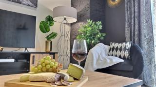Black&White Home-by So'SerenityHome-Balcon-Parking - Cluses - 6