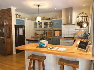 Belkampar Retreat - Authentic Farm Style Home - Perfect For Families and Large Groups! - Bonnie Doon - 1