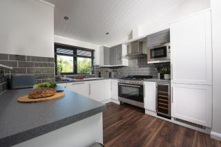 Juniper Lodge, 28 Roadford Lake Lodges - Lifton - 2