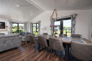 Juniper Lodge, 28 Roadford Lake Lodges - Lifton - 5