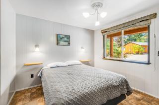 Mount Worthington Room 6 at Mount Walker Inn - Quilcene - 9
