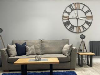 The Store, Luxury modern conversion with open plan living - Sleeps 4 - 7