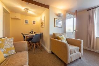 Bovis Cottage - 1