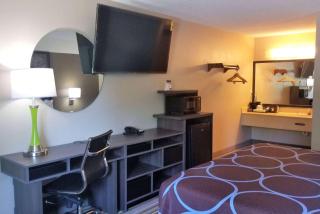 Super 8 by Wyndham Brownsburg - Brownsburg - 1