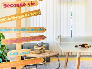 Greet Hotel Versailles - Voisins Le Bretonneux - Voisins-le-Bretonneux - 8