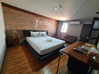 The 8 Factory Hotel Phitsanulok - Phitsanulok - 2