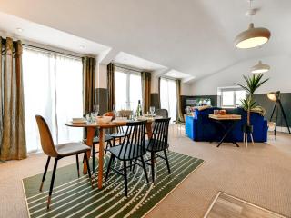 Pass the Keys Perfectly located stylish 2 bed home with Parking - Newport - 5