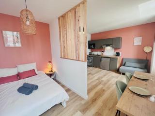 LE QUAI 3 - Studio neuf LUMINEUX CALME - CLIM - WiFi - Gare à 200m - Agen - 2