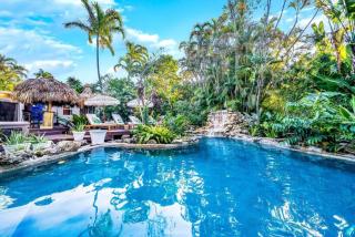 Tropical Jungle Pool Oasis - 5