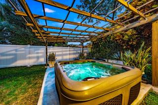 Pool and Beach Relaxing Close to Everything - Dania Beach - 6
