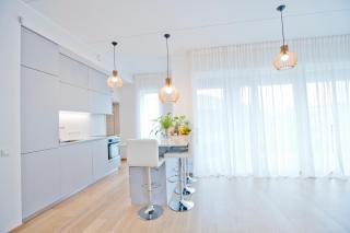 New! Spacious apartment in marina with a balcony - - 0