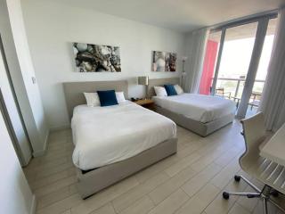 Amazing Studio Beach Walking Distance! 26B - Hallandale Beach - 1