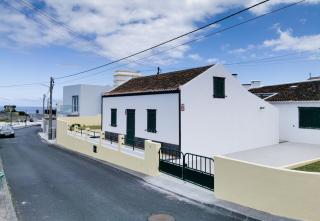 Aurora House - Mosteiros - 0