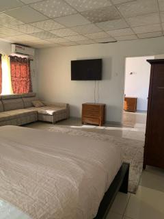 Sky Inn Hotel - Freetown - 6