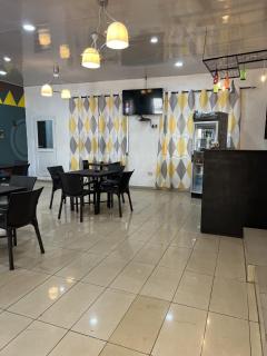 Sky Inn Hotel - Freetown - 2