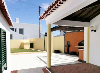 Aurora House - Mosteiros - 5