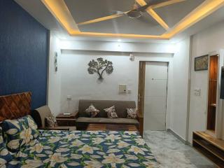 VacationBuddy Classy Studio Apt 903 in Central Delhi - 4