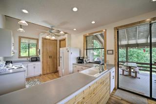 Mountain Views and Deck Spacious Bryson City Home! - Bryson City - 3