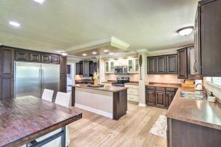 Lakeview Edgemont Escape with Fire Pit and Grill! - 2