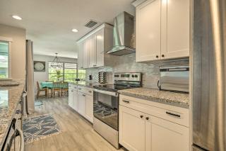 Bright and Breezy Cape Coral Retreat with Pool! - Cape Coral - 1