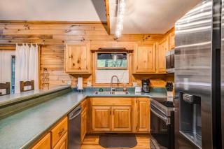 Lazy Bear Cabin - Epworth - 1